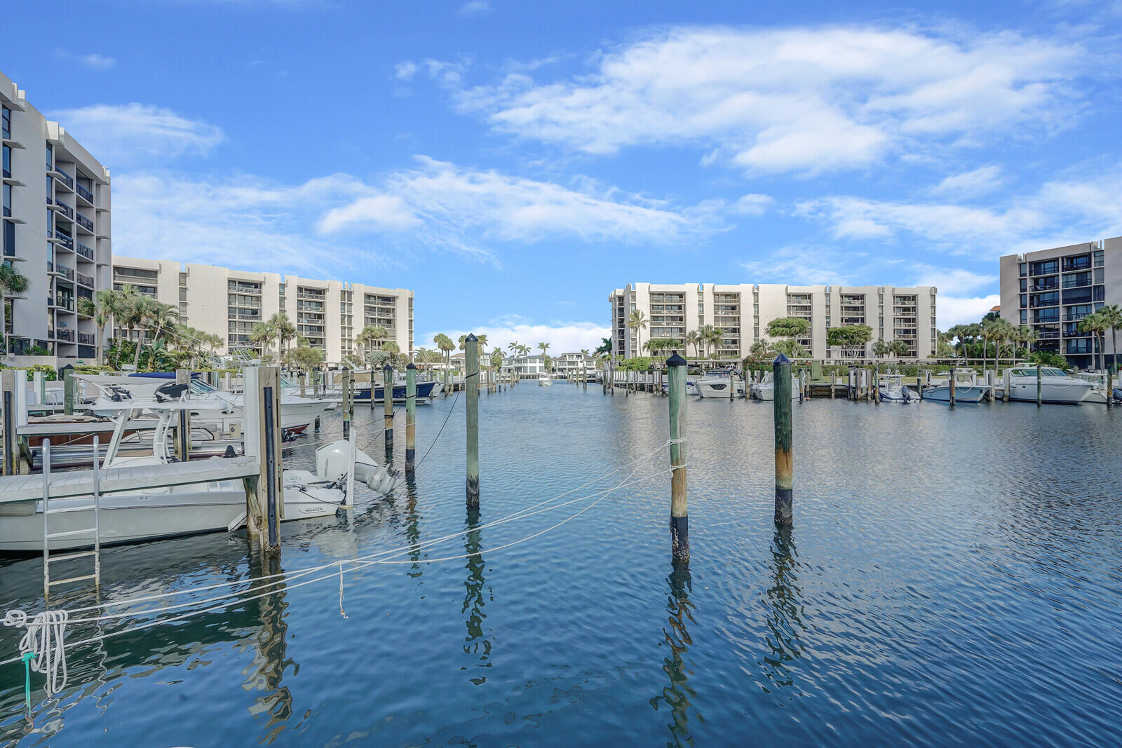YACHT & RACQUET CLUB OF BOCA RATON CONDO - Residential