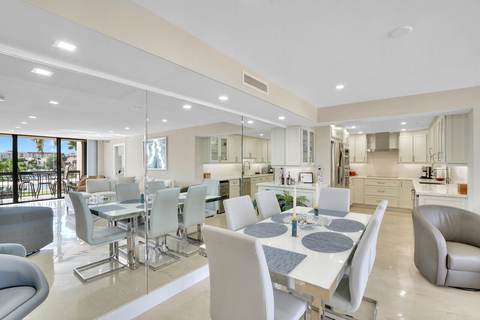 YACHT & RACQUET CLUB OF BOCA RATON CONDO - Residential