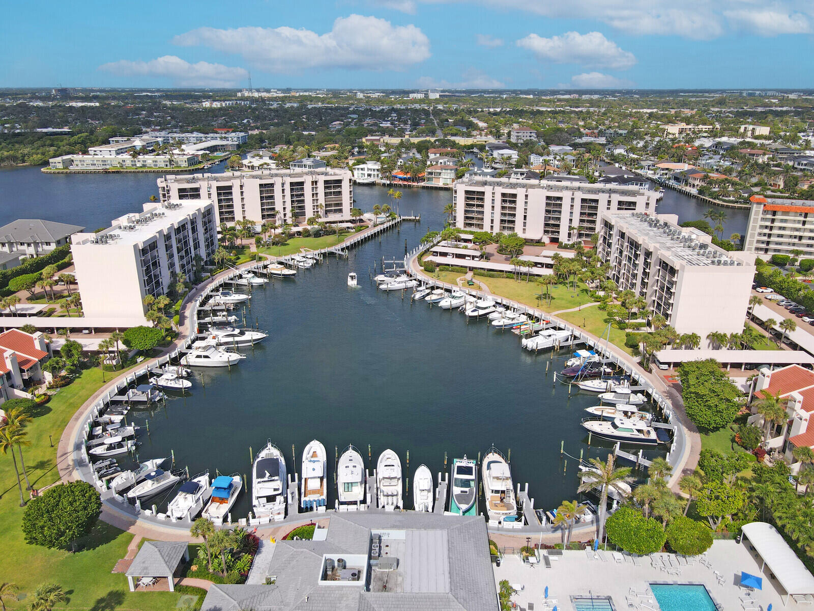 YACHT & RACQUET CLUB OF BOCA RATON CONDO - Residential
