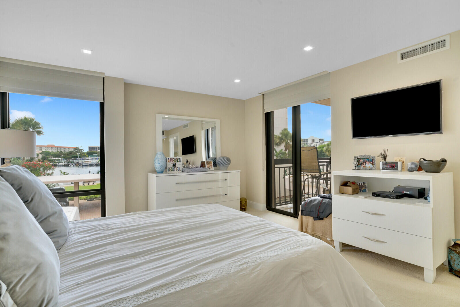 YACHT & RACQUET CLUB OF BOCA RATON CONDO - Residential