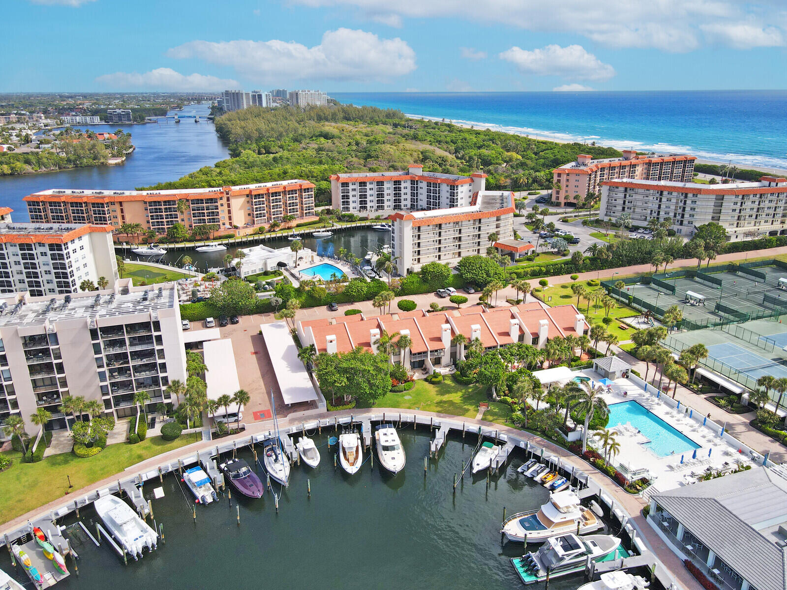 YACHT & RACQUET CLUB OF BOCA RATON CONDO - Residential