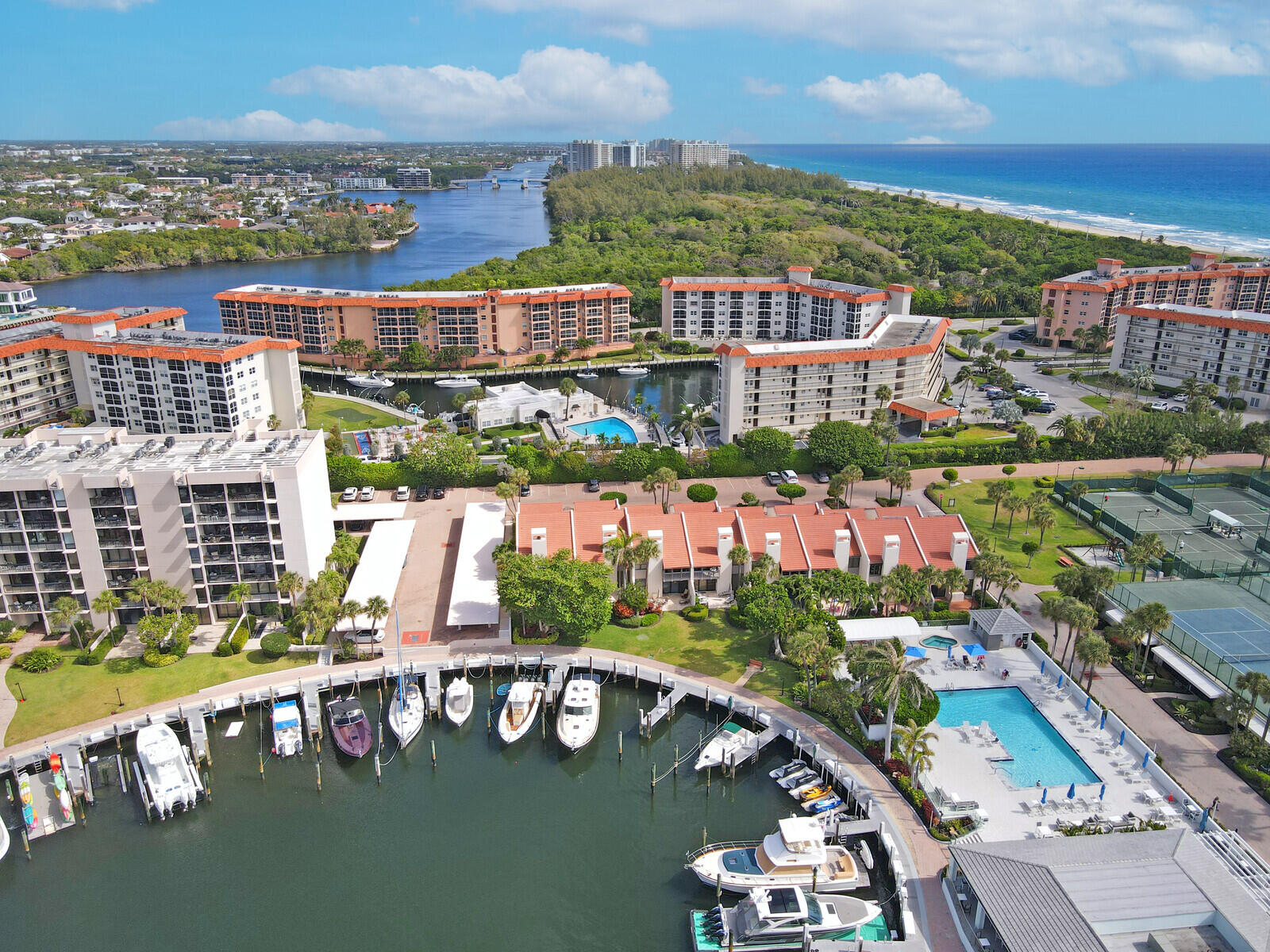 YACHT & RACQUET CLUB OF BOCA RATON CONDO - Residential