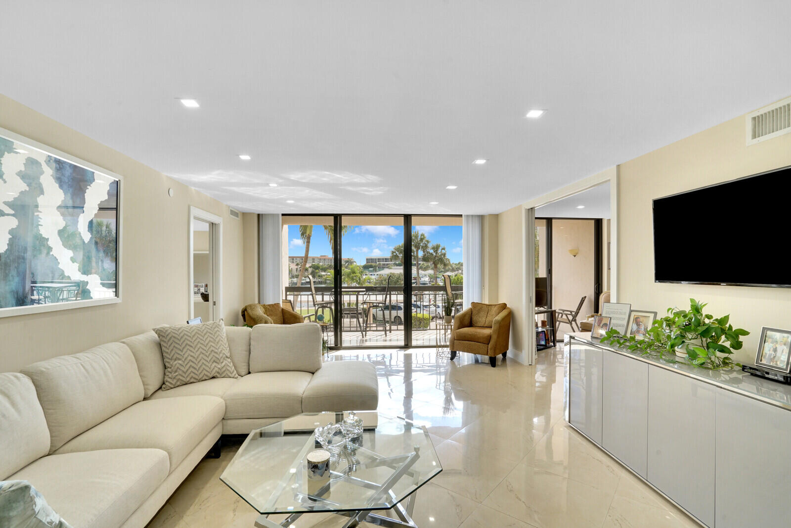 YACHT & RACQUET CLUB OF BOCA RATON CONDO - Residential