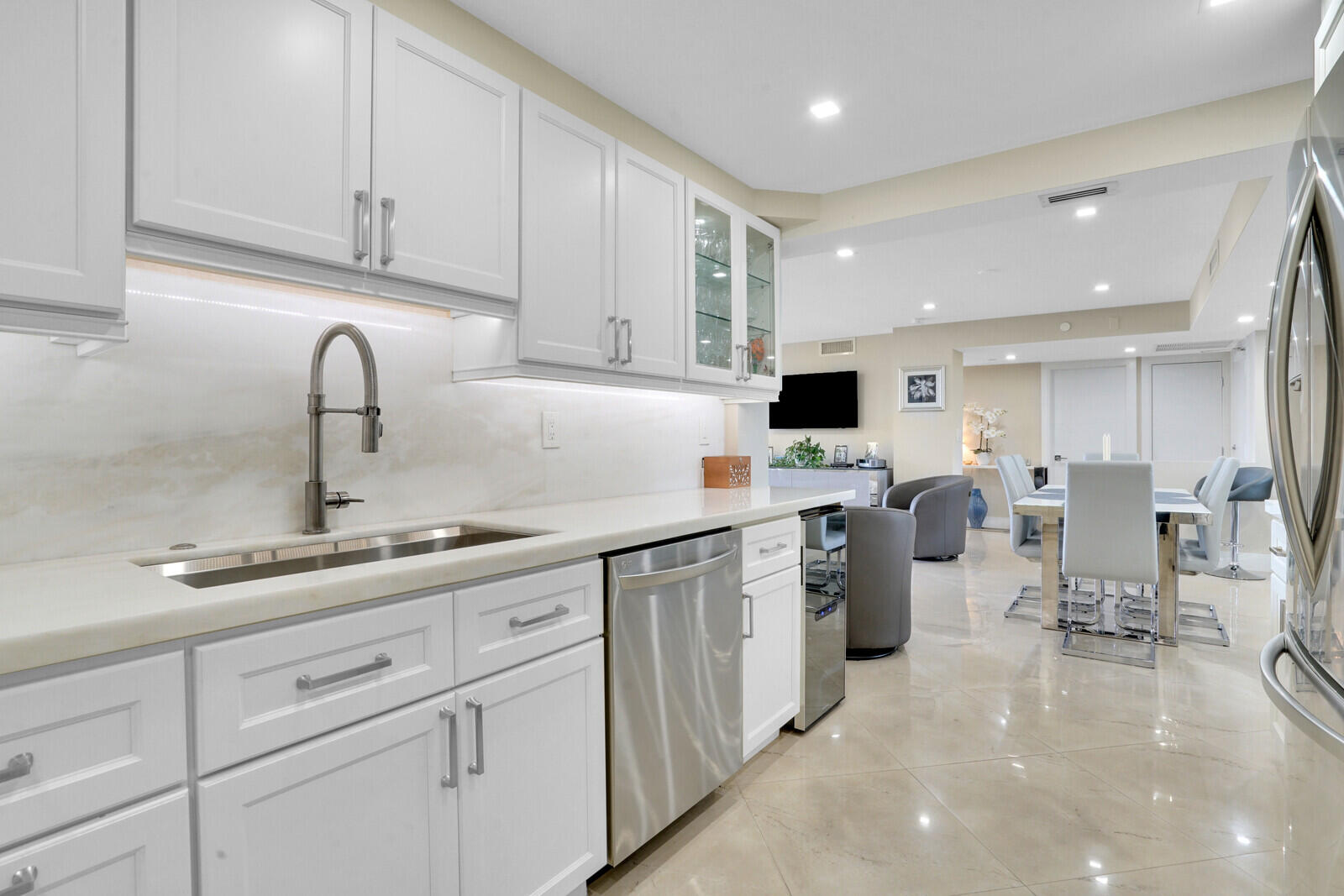 YACHT & RACQUET CLUB OF BOCA RATON CONDO - Residential