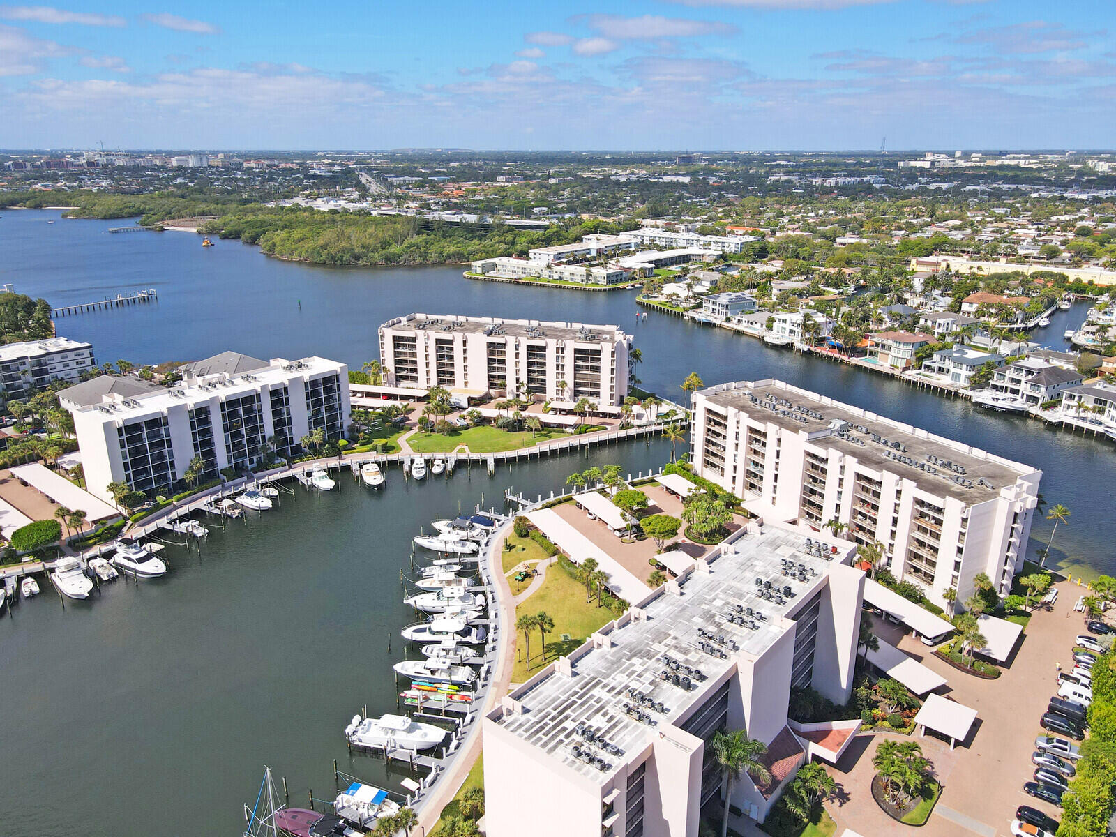 YACHT & RACQUET CLUB OF BOCA RATON CONDO - Residential