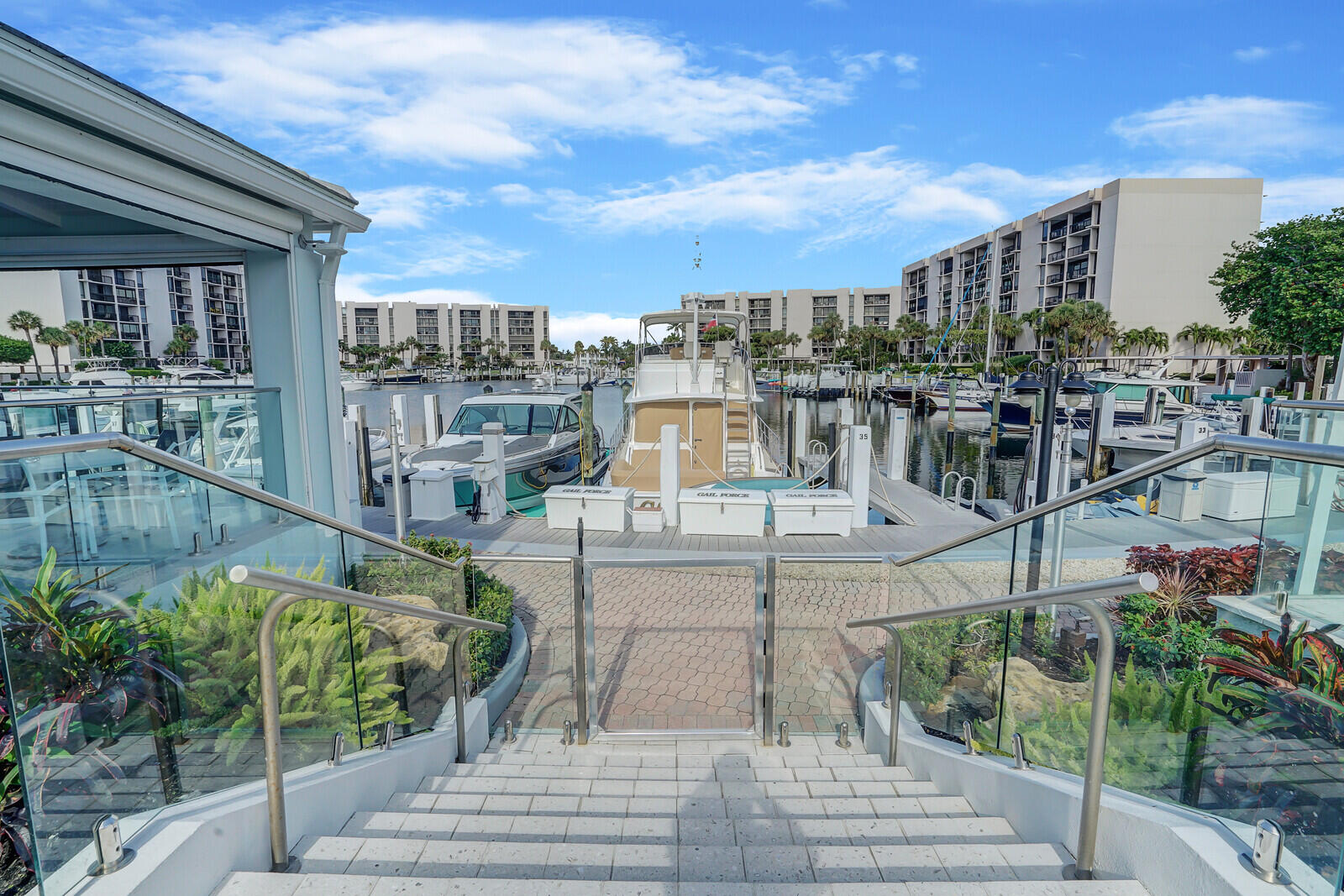 YACHT & RACQUET CLUB OF BOCA RATON CONDO - Residential