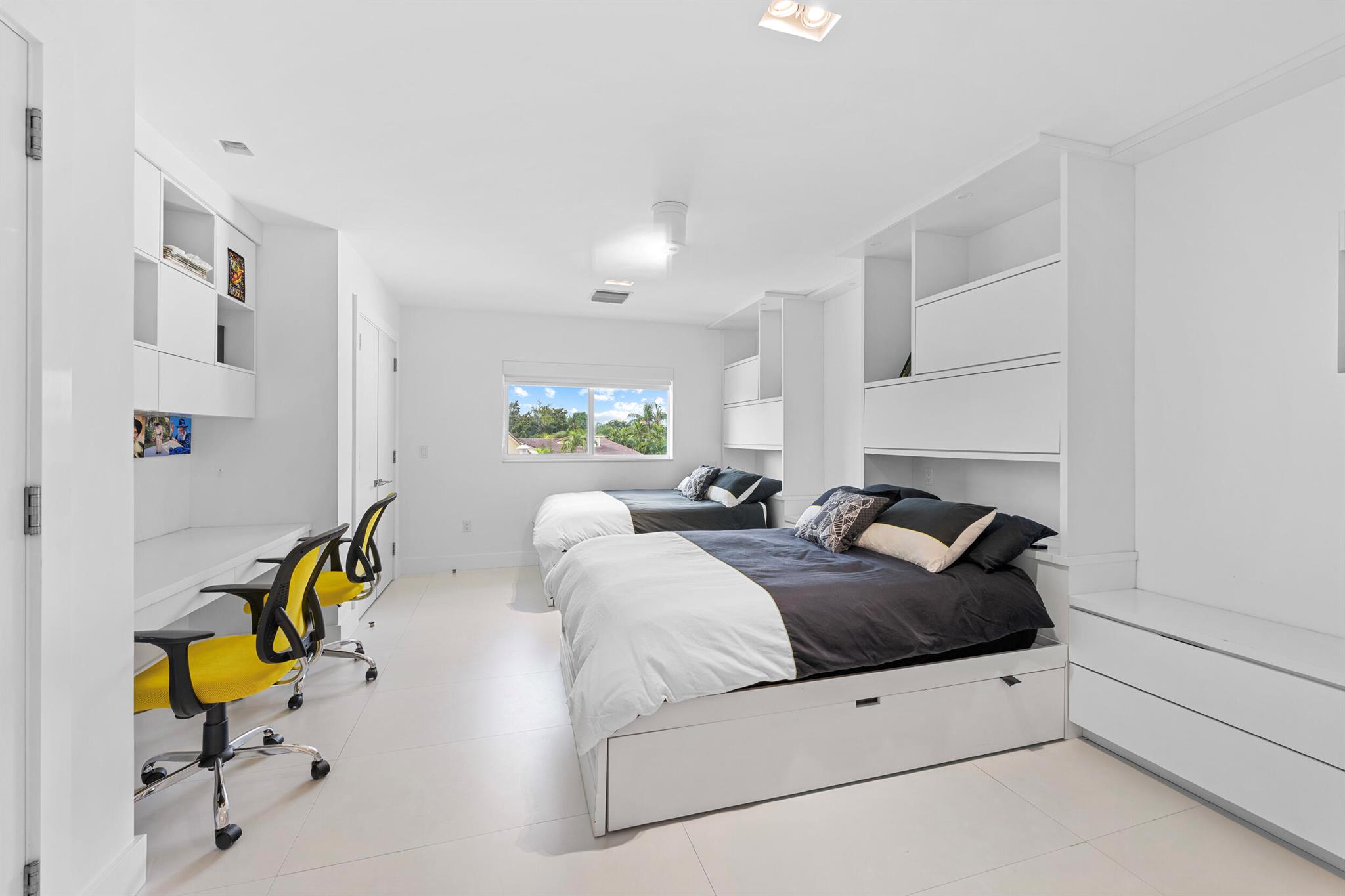 DEL MAR VILLAGE - Residential