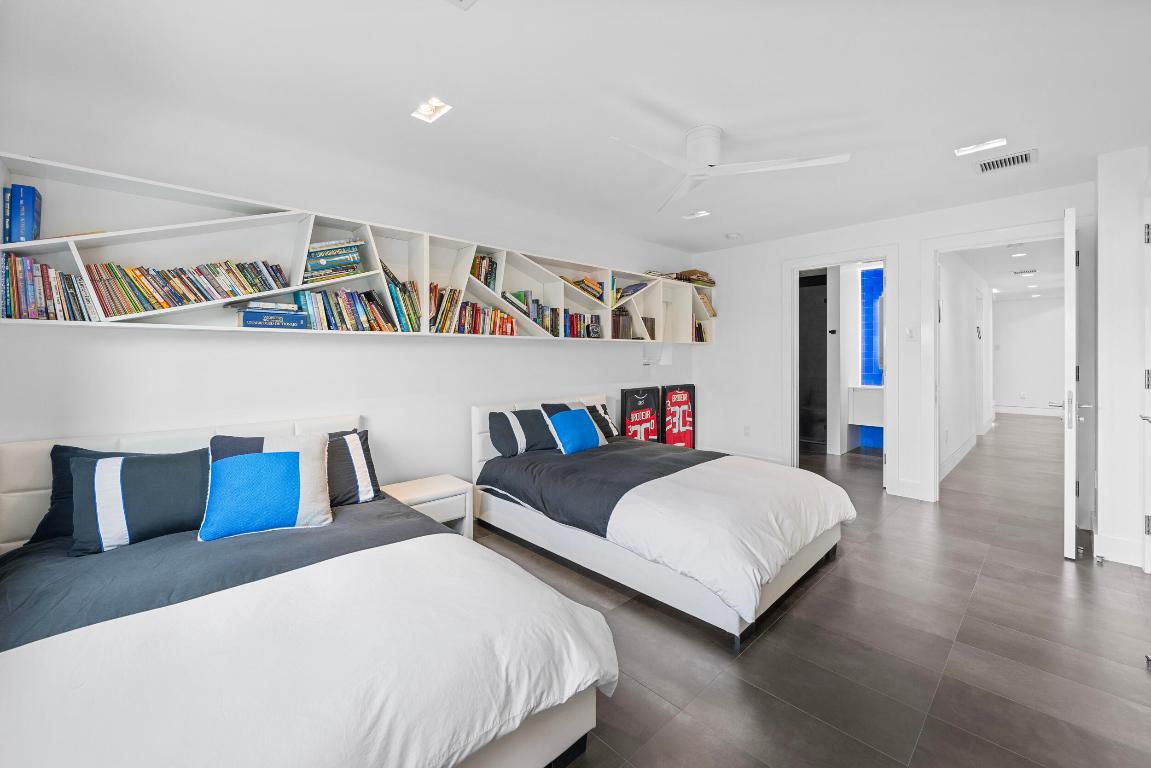 DEL MAR VILLAGE - Residential