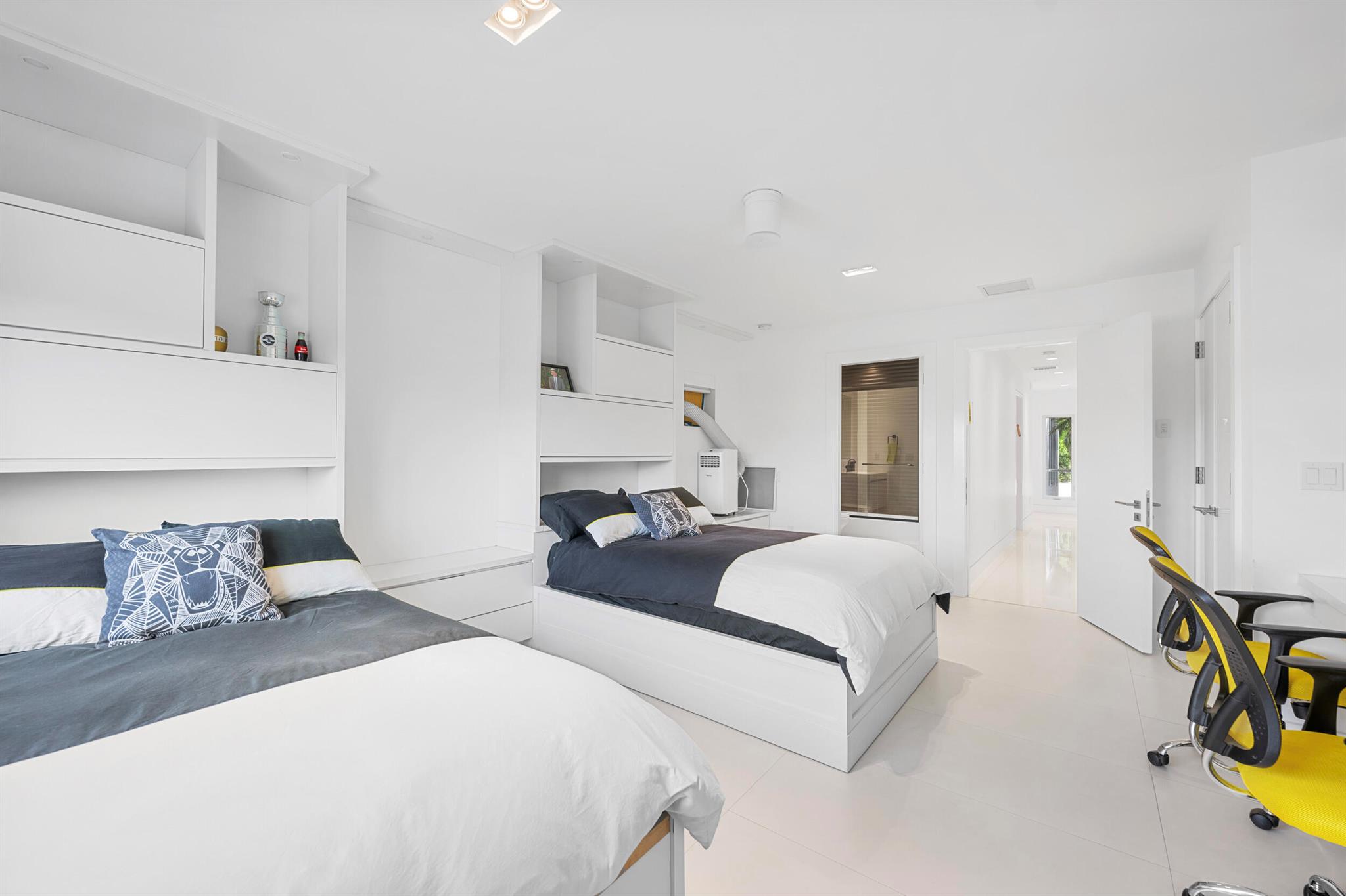 DEL MAR VILLAGE - Residential