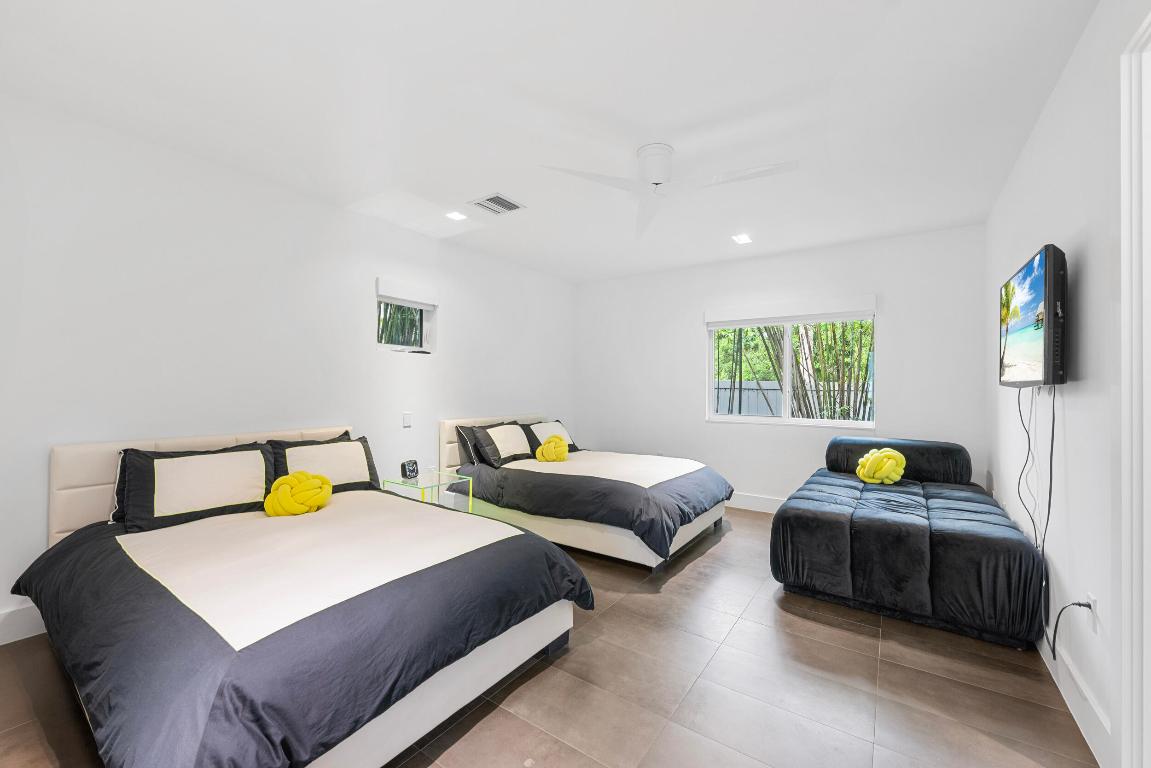 DEL MAR VILLAGE - Residential