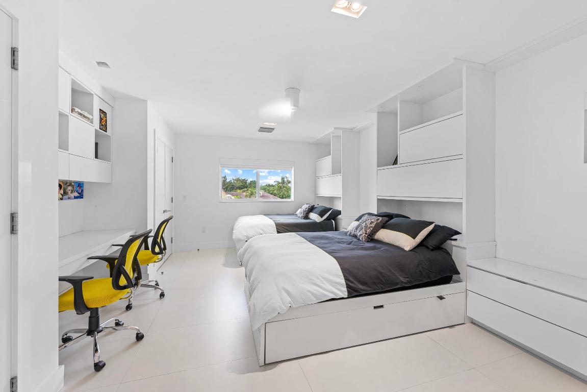 DEL MAR VILLAGE - Residential