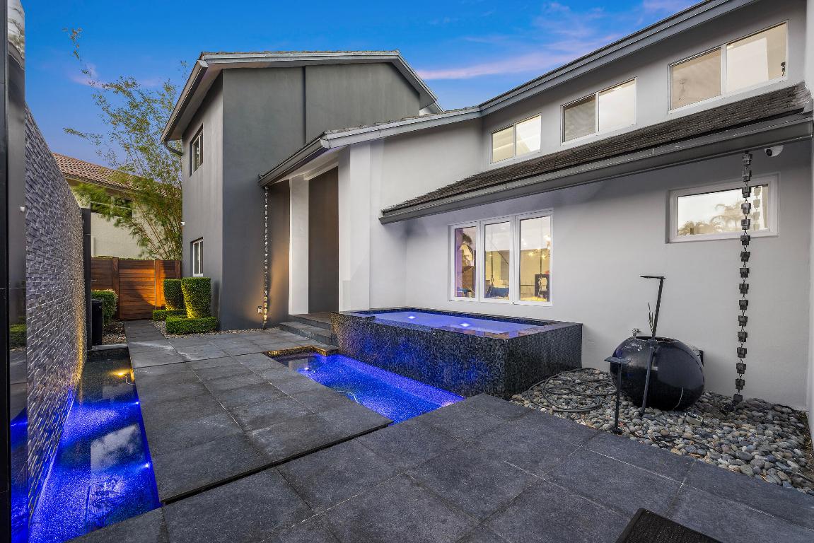 DEL MAR VILLAGE - Residential