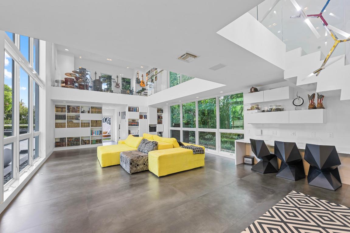 DEL MAR VILLAGE - Residential