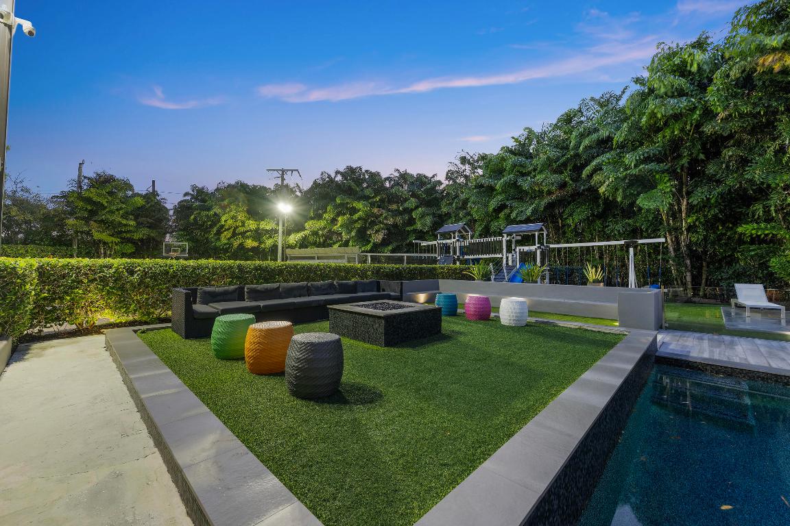 DEL MAR VILLAGE - Residential