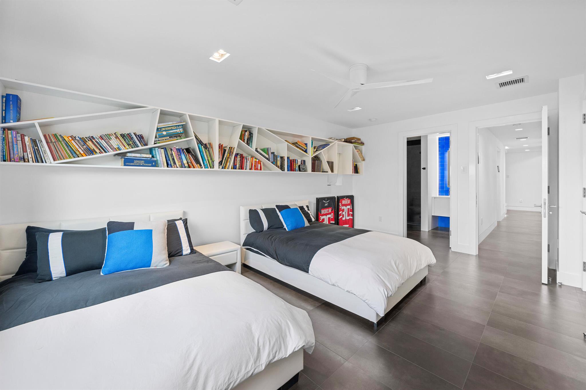 DEL MAR VILLAGE - Residential