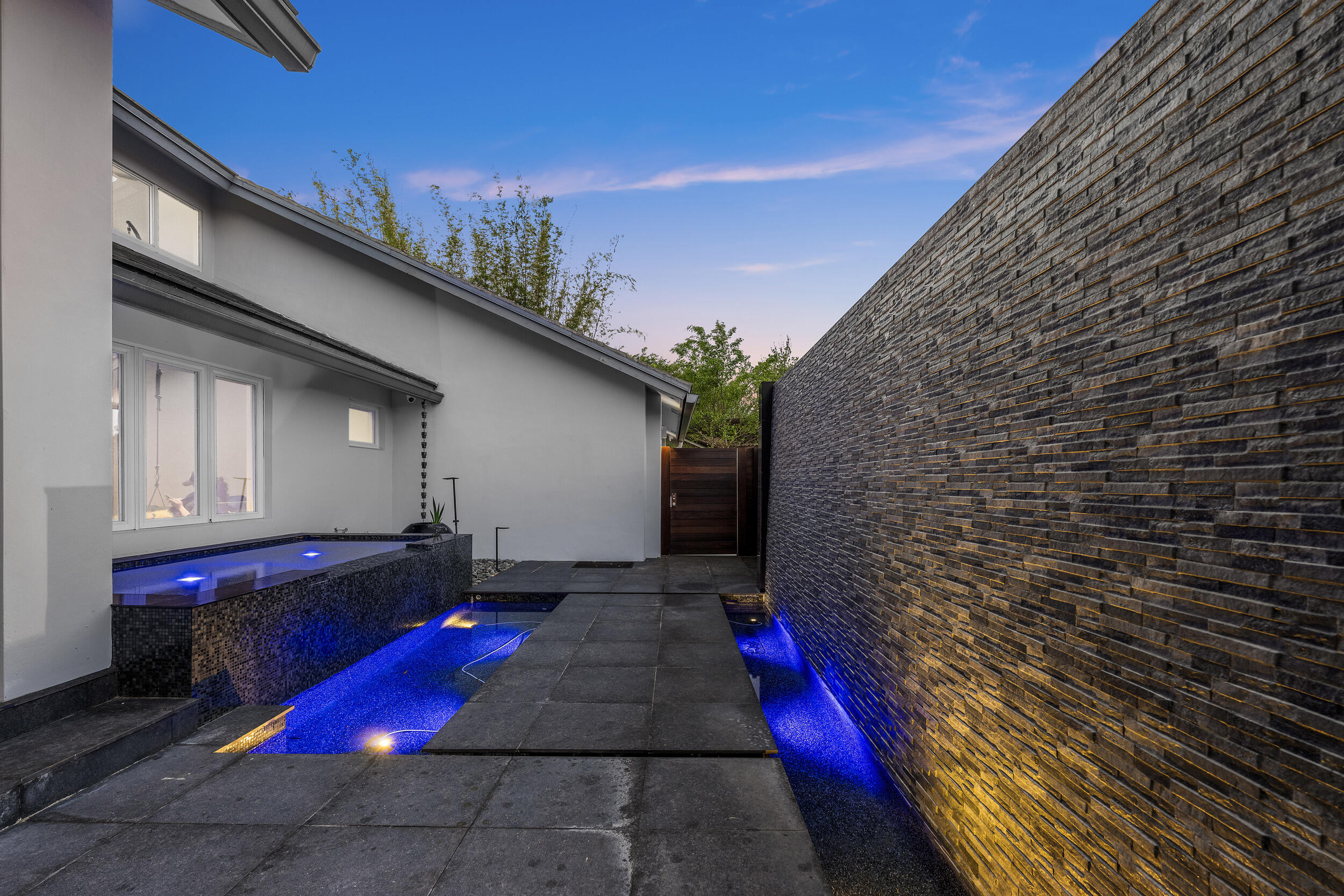 DEL MAR VILLAGE - Residential