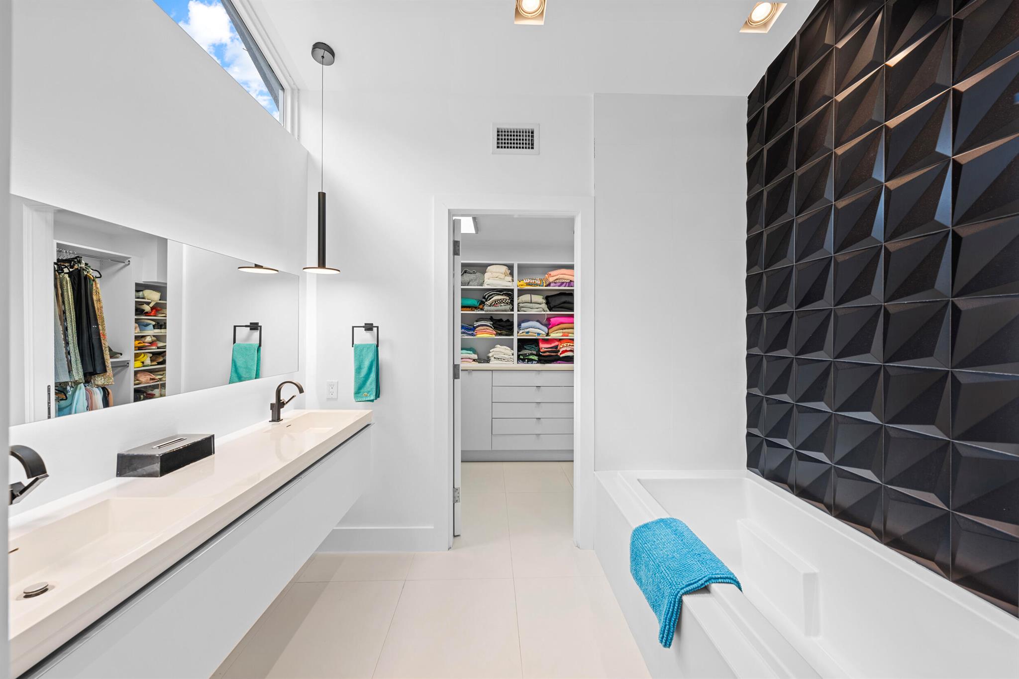 DEL MAR VILLAGE - Residential