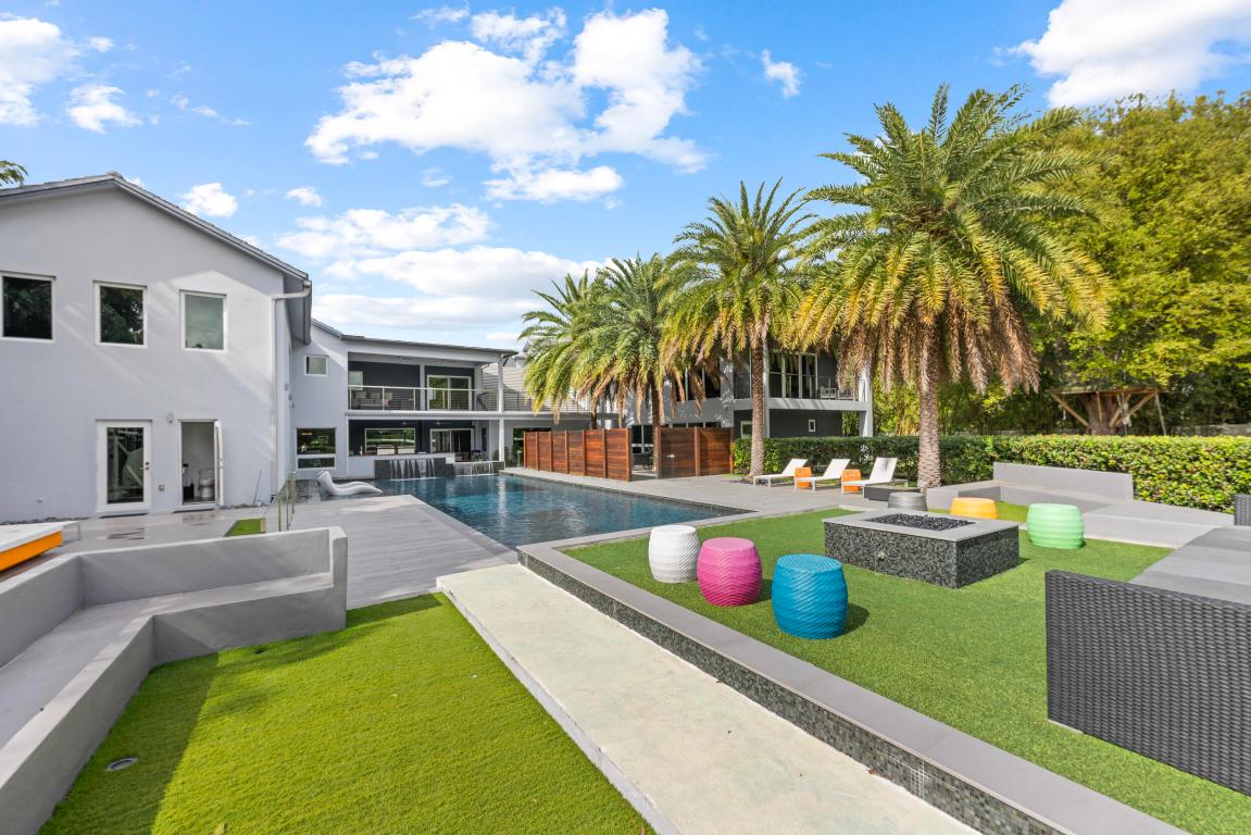 DEL MAR VILLAGE - Residential