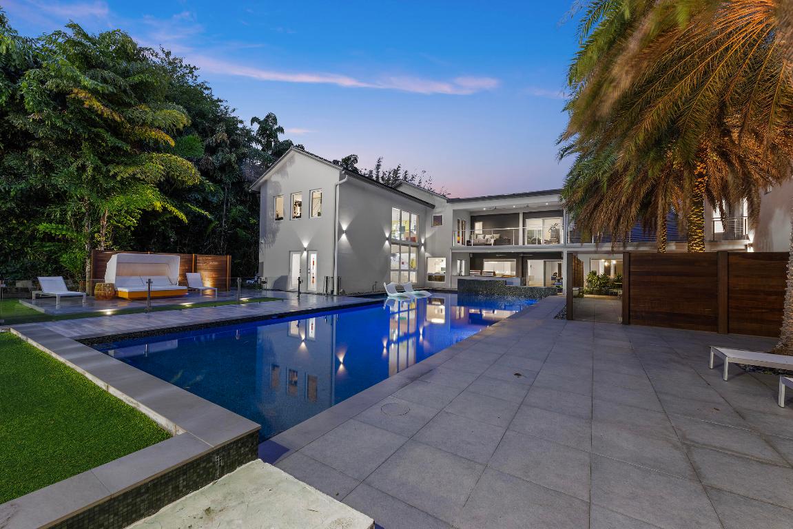 DEL MAR VILLAGE - Residential