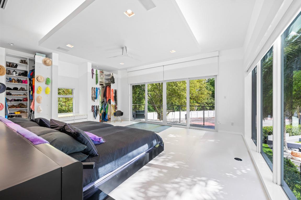 DEL MAR VILLAGE - Residential