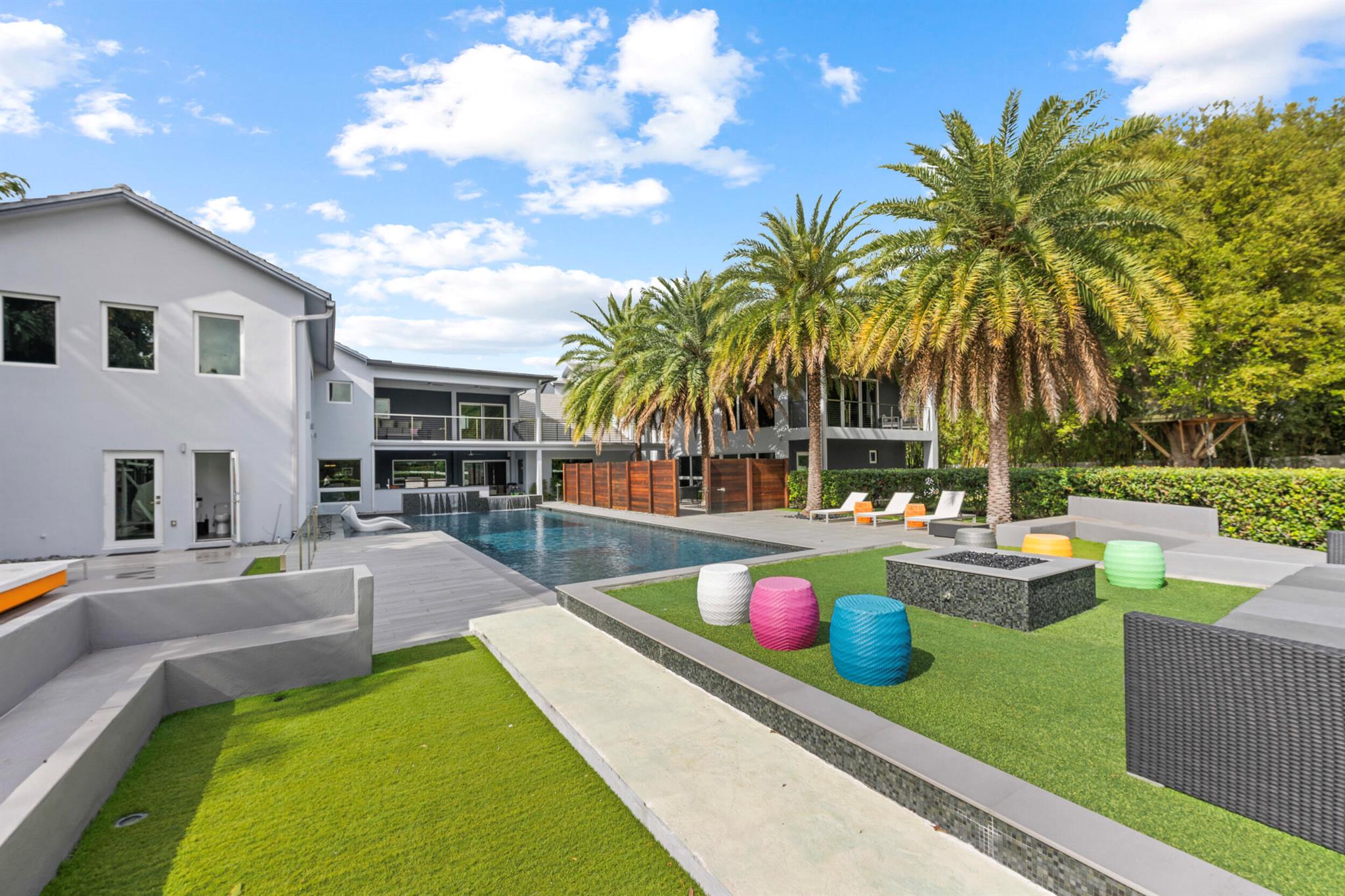 DEL MAR VILLAGE - Residential