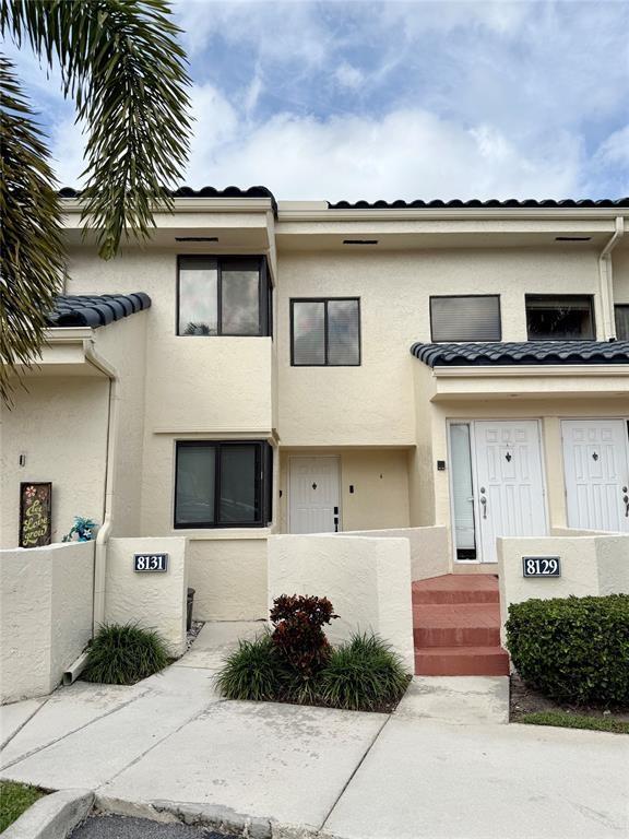 WELCOME TO THIS SPECTACULAR 2 BEDROOM 2
BATHROOM CONDO IN THE WELL KEPT COMMUNITY OF PARC VILLAGE. THIS FRESHLY PAINTED HOME BOASTS TILE AND LAMINATE FLOORING, HURRICANE WINDOWS AND SLIDING DOORS, COMMUNITY POOL, UPDATED KITCHEN WITH QUARTZ COUNTERTOP, UPDATED BATHROOMS, SPLIT BEDROOM FLOOR PLAN, LARGE MASTER BEDROOM WITH WALK-IN CLOSET, WASHER/DRYER IN UNIT, SCREENED IN PATIO, STORAGE ROOM, ASSIGNED PARKING CONVENIENTLY LOCATED IN FRONT OF THE UNIT, 1 PET UNDER
25LBS ALLOWED, LOW MAINTENANCE FEES, CLOSE TO SHOPPING, ENTERTAINMENT, PUBLIX AND RESTAURANTS.
650 CREDIT SCORE REQUIRED FOR BUYERS!