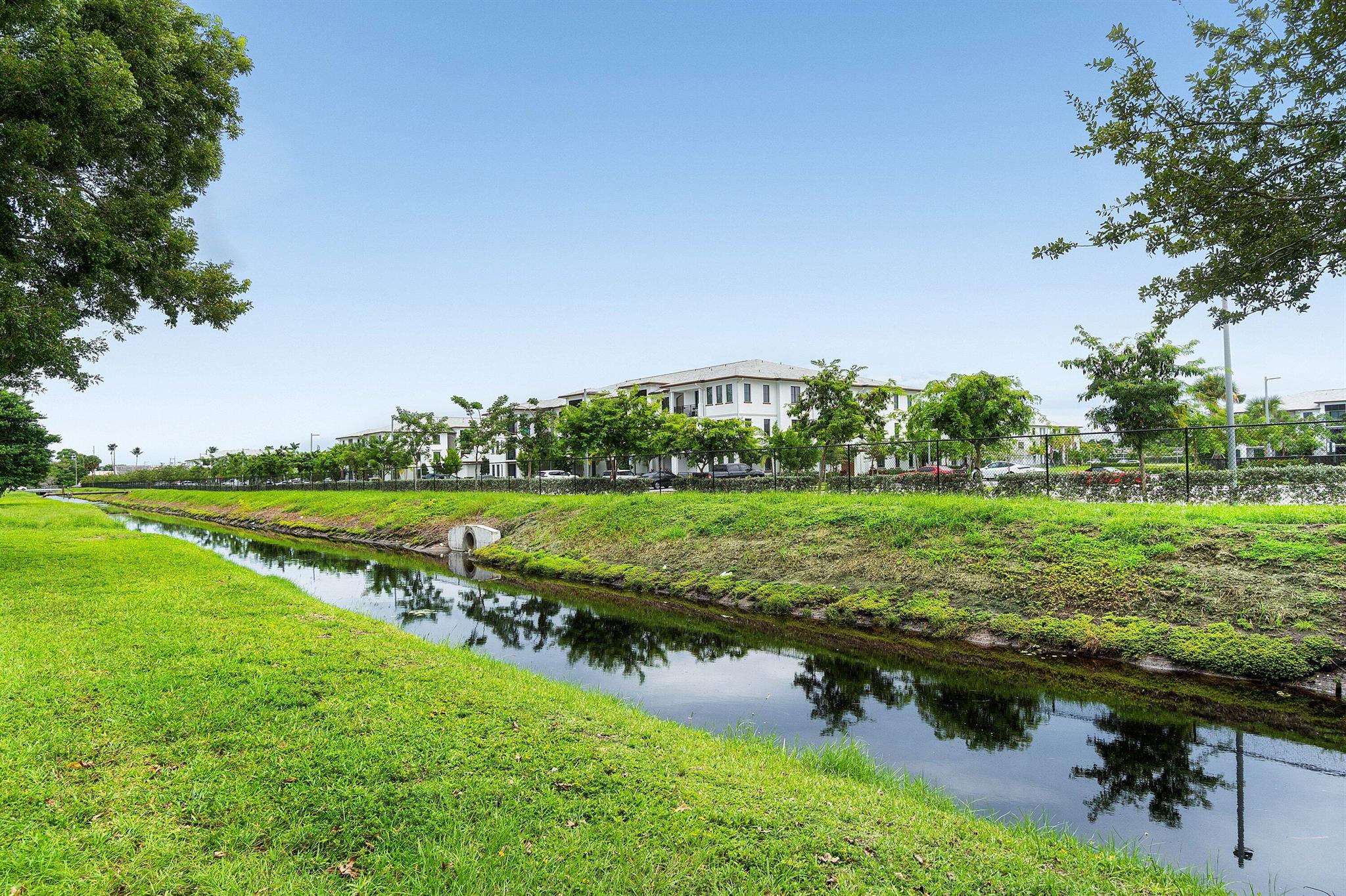 FAIRVIEW VILLAS CONDO - Residential