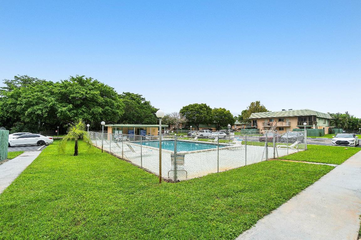 FAIRVIEW VILLAS CONDO - Residential