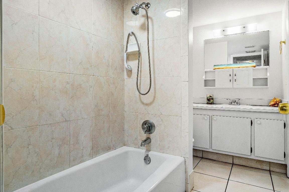 FAIRVIEW VILLAS CONDO - Residential