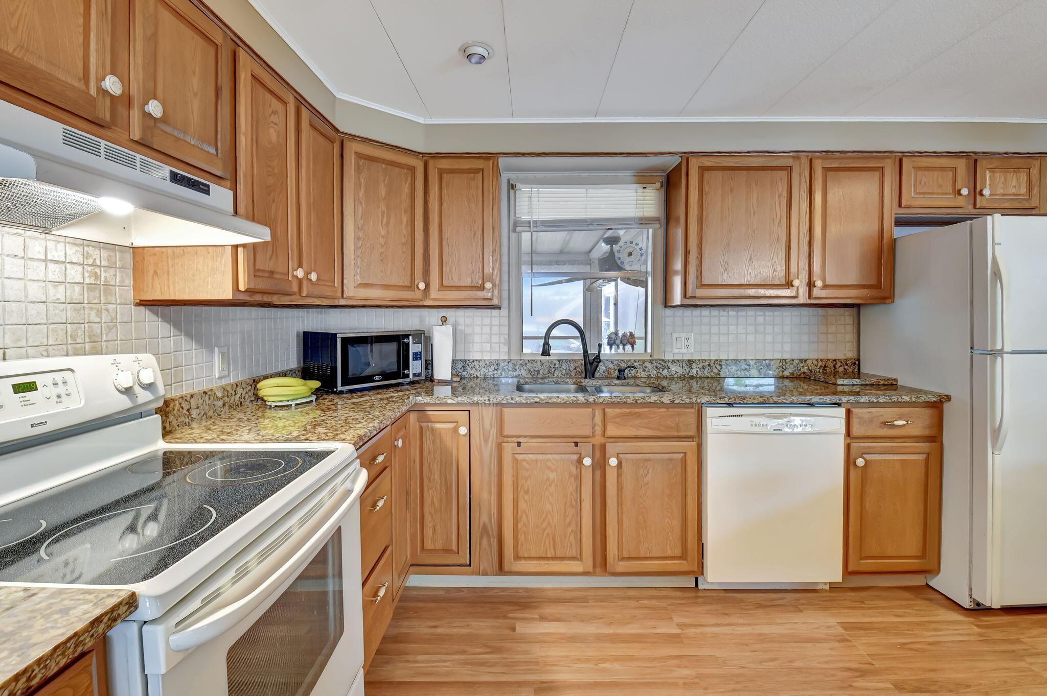 JAMAICA BAY MOBILE HOME C - Residential