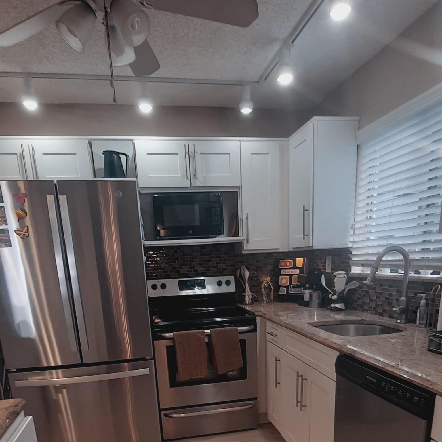 15108 Ashland Drive 198, Delray Beach, FL, 33484/$249,000 2 15108 Ashland Drive 198