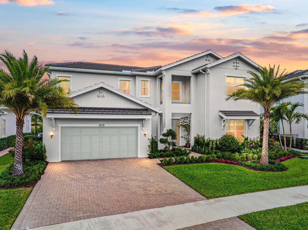 Photo of 9158 Crestview Circle, Palm Beach Gardens, FL 33412 (MLS # R10949690)