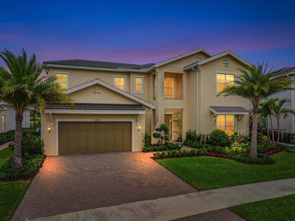 Photo of 9158 Crestview Circle, Palm Beach Gardens, FL 33412 (MLS # R10949690)