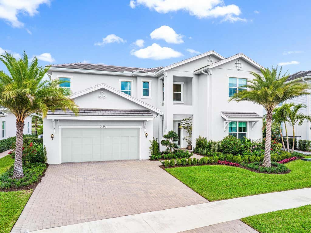 Photo of 9158 Crestview Circle, Palm Beach Gardens, FL 33412 (MLS # R10949690)