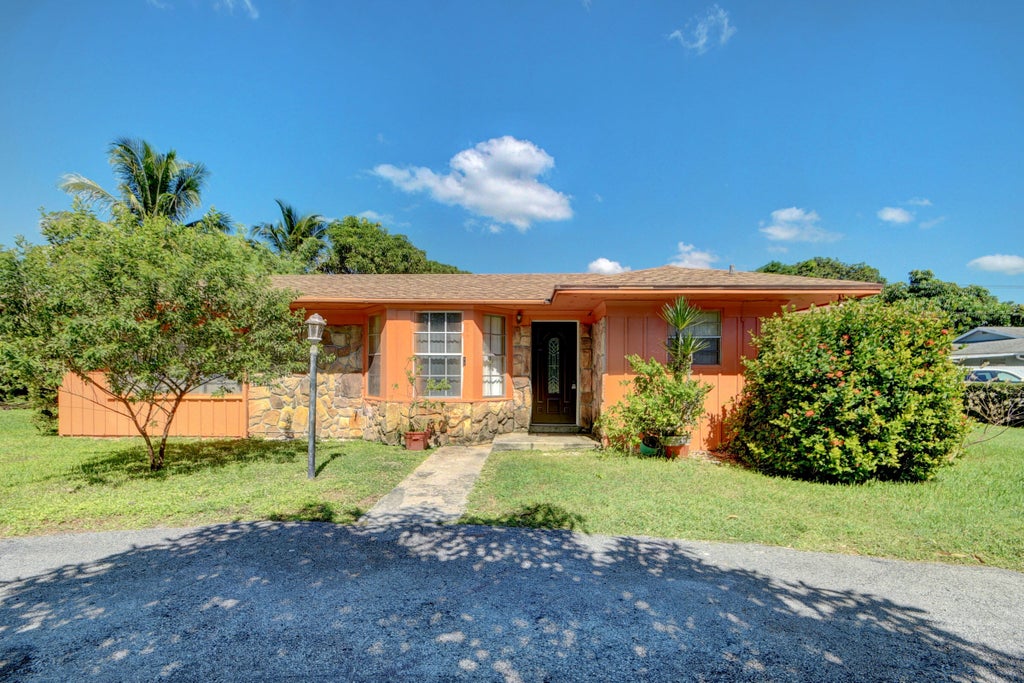 Photo of 4841 Vilma Lane, West Palm Beach, FL 33417 (MLS # R10929053)