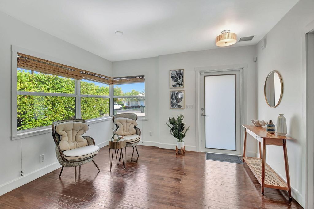 Photo of 414 NE 7th Avenue, Delray Beach, FL 33483 (MLS # B26014932)
