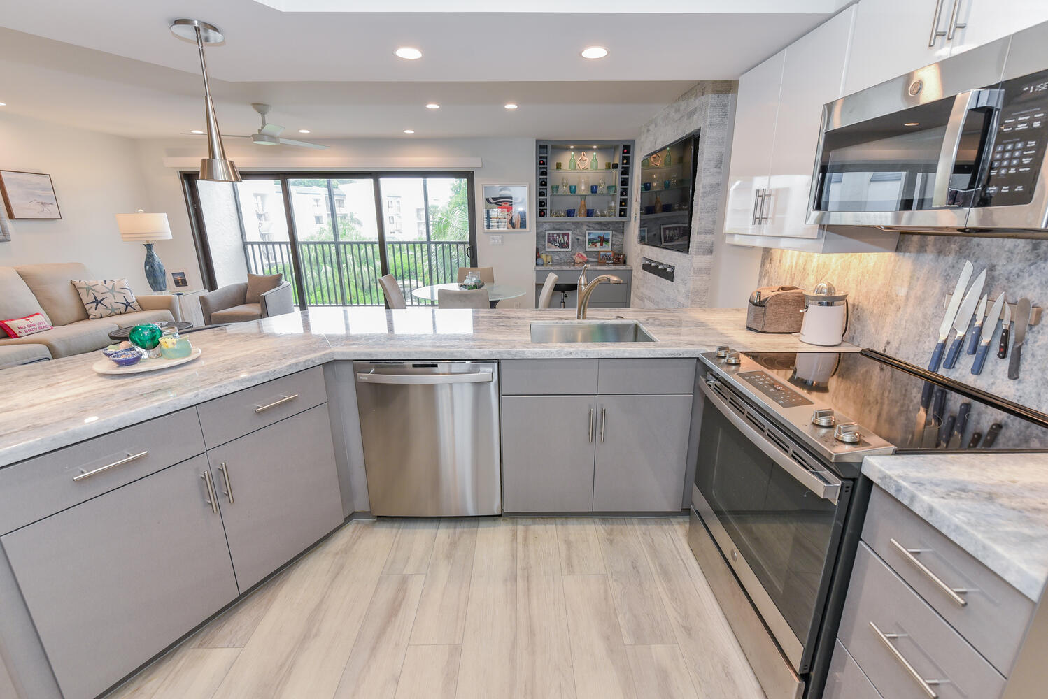 SEA RISE CONDO - Residential Lease