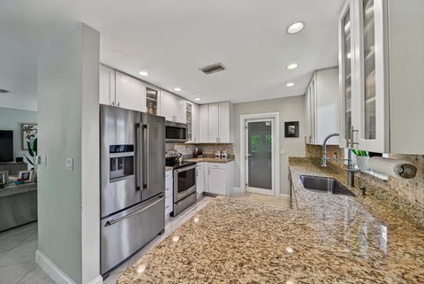 Tiny photo for 3652 NE 18TH Avenue, Oakland Park, FL 33334 (MLS # B26056946)