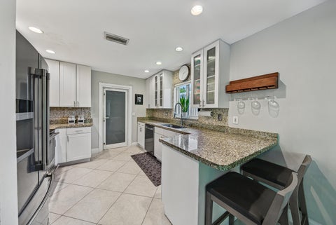 Tiny photo for 3652 NE 18TH Avenue, Oakland Park, FL 33334 (MLS # B26056946)