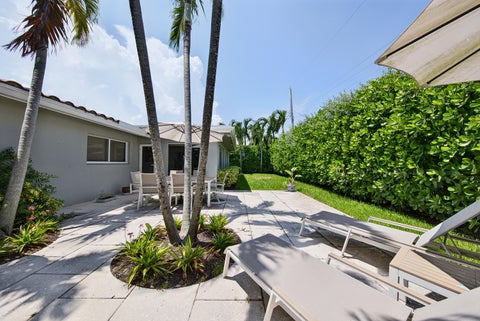 Tiny photo for 3652 NE 18TH Avenue, Oakland Park, FL 33334 (MLS # B26056946)
