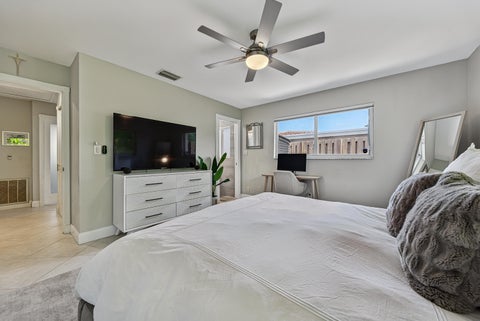 Tiny photo for 3652 NE 18TH Avenue, Oakland Park, FL 33334 (MLS # B26056946)