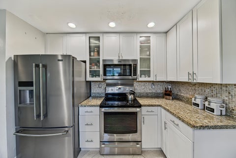 Tiny photo for 3652 NE 18TH Avenue, Oakland Park, FL 33334 (MLS # B26056946)