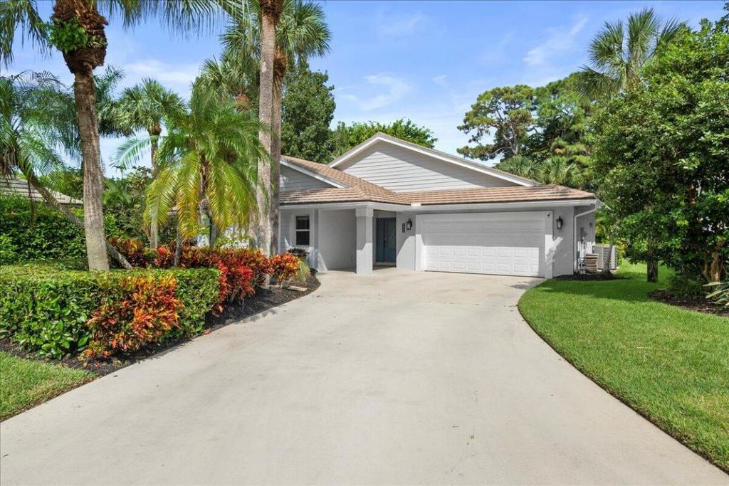 Photo of 5863 Stonewood Court, Jupiter, FL 33458 (MLS # R11028347)