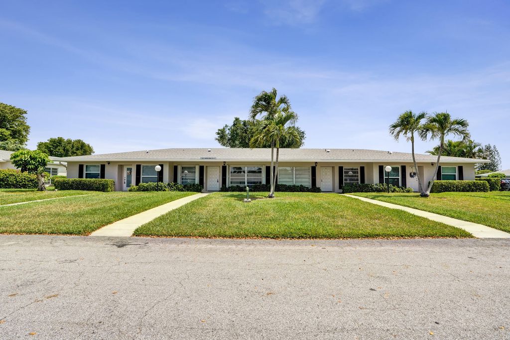Photo of 2521 Juniper DR #11-b, Delray Beach, FL 33445 (MLS # B26031087)