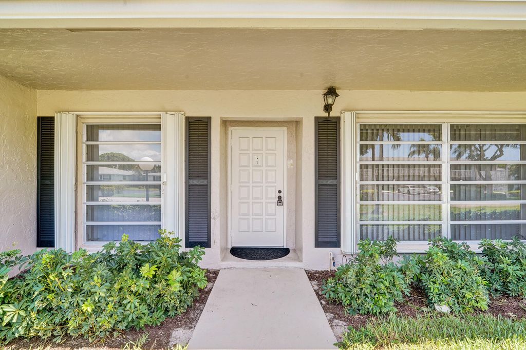 Photo of 2521 Juniper DR #11-b, Delray Beach, FL 33445 (MLS # B26031087)