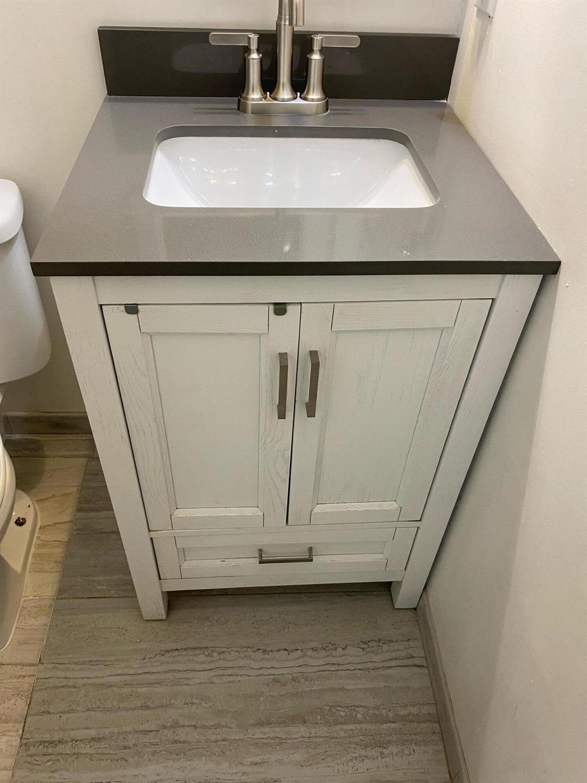 SUNRISE ESTATES - Residential Lease