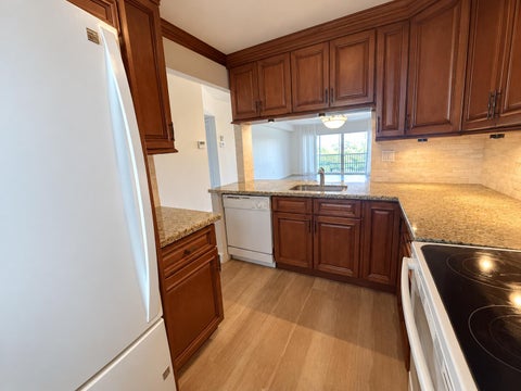 Tiny photo for 1427 E Hillsboro Boulevard #Apt 528, Deerfield Beach, FL 33441 (MLS # B26082620)