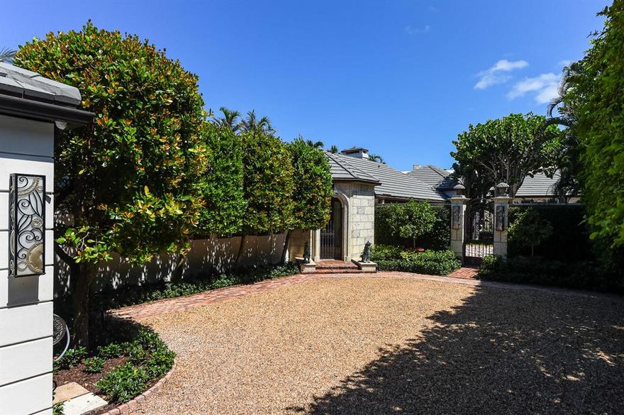 Spectacular 4BR/4.1BA estate with 5,351+/- total square feet on the Ocean Block of Seaview Avenue, just one house from the beach. Features formal dining room, gourmet eat-in kitchen with top-of-the-line appliances, and beautiful gallery lined with floor to ceiling windows. Light and bright interior loggia opens to large pool. Fantastic outdoor spaces with welcoming motorcourt, covered and open loggias, and summer kitchen with built-in grill. Situated on oversized In-Town lot, this home is minutes from Worth Avenue's renowned shopping and restaurants.