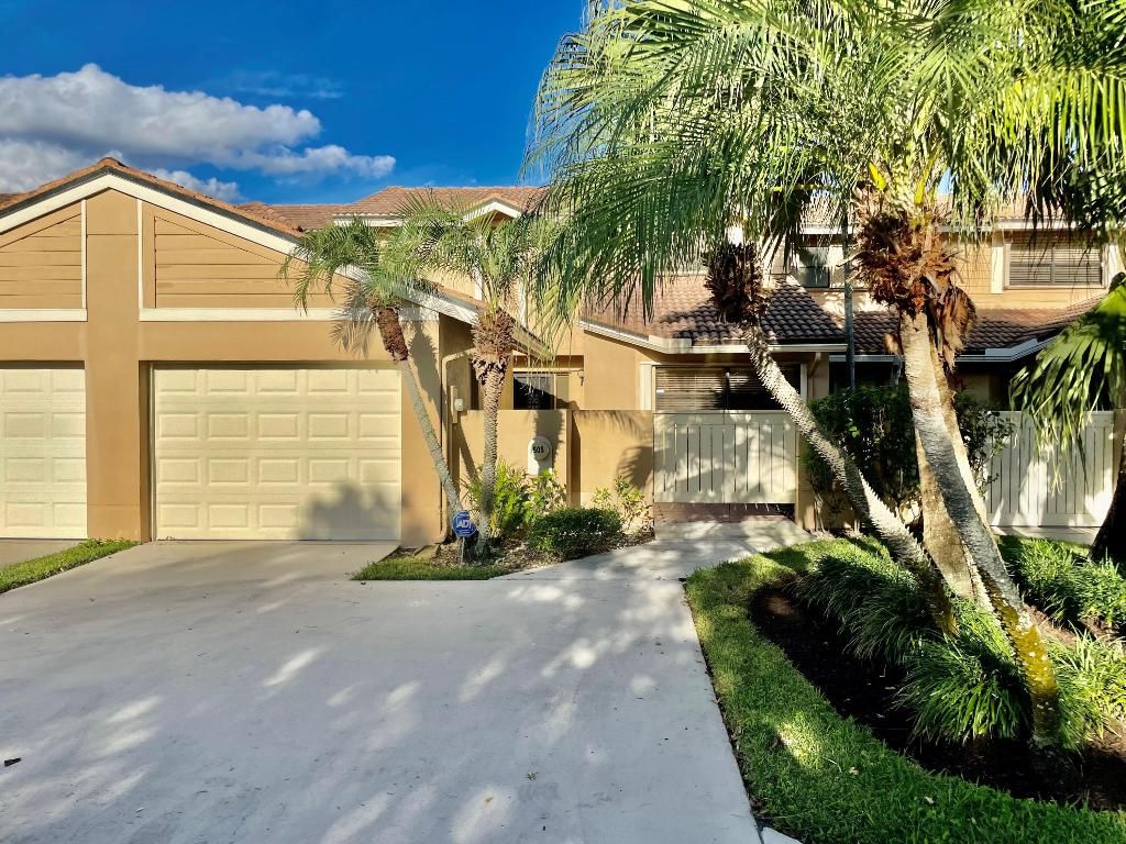 Photo of 505 Prestwick Circle, Palm Beach Gardens, FL 33418 (MLS # R11156070)