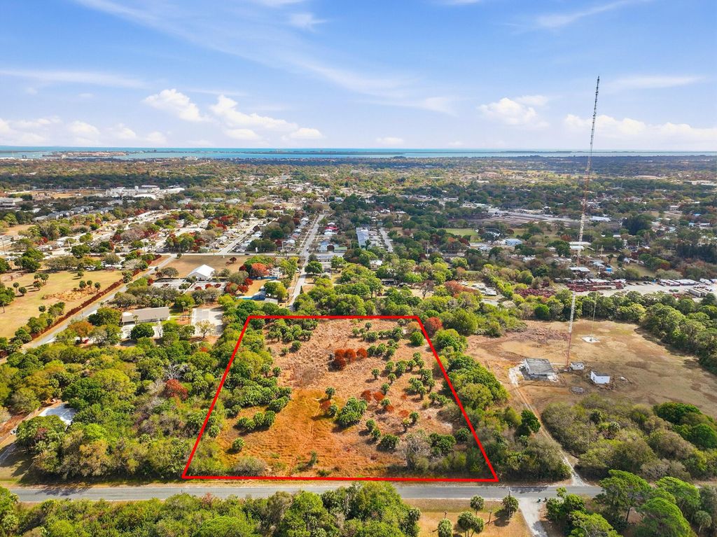 Photo of 1038 37th S Street, Fort Pierce, FL 34947 (MLS # R11165411)